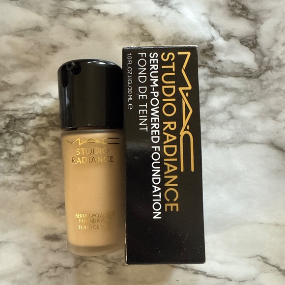 MAC COSMETICS STUDIO RADIANCE FOUNDATION NC14.5 - Picture 2 of 4